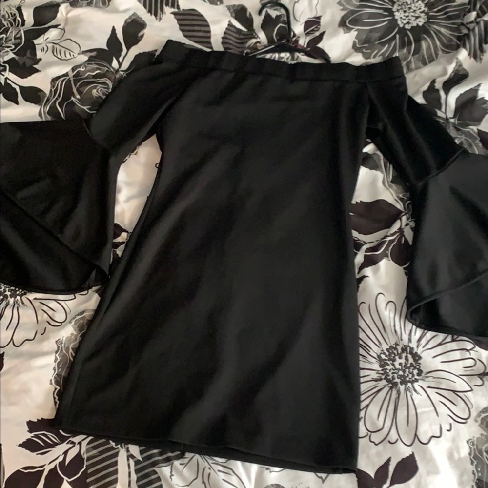 DOBE Dress - Picture 1 of 3